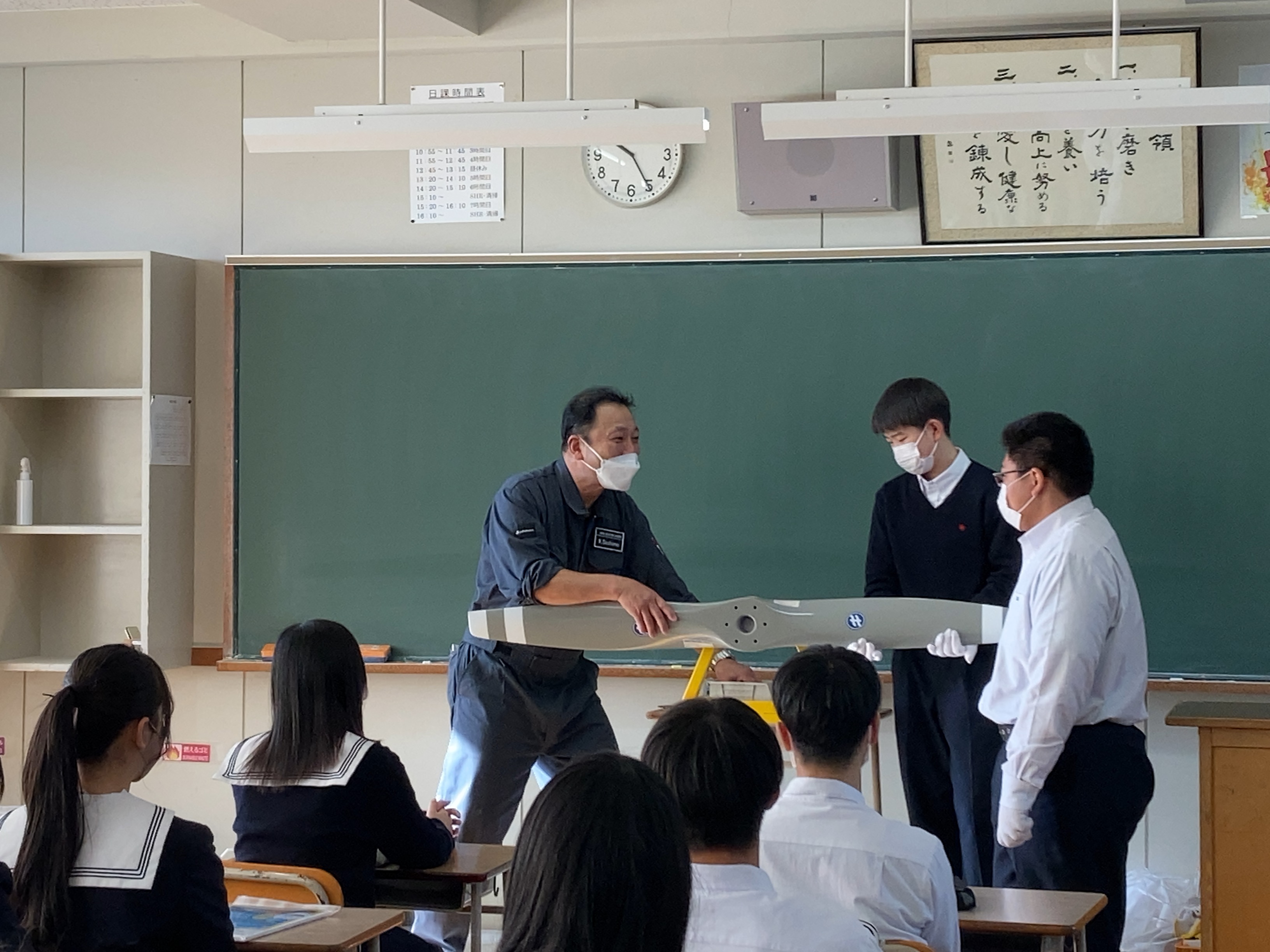 部品の脱着体験①.JPG